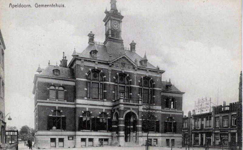 Bestand:stadhuisapeldoorn.jpg