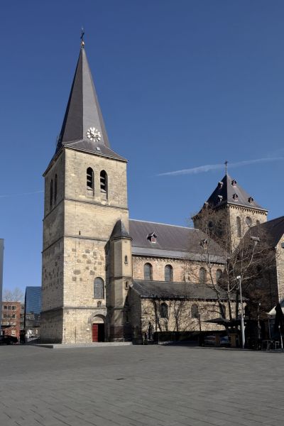 Bestand:Sint-Pancratiuskerk Heerlen-scaled.jpg