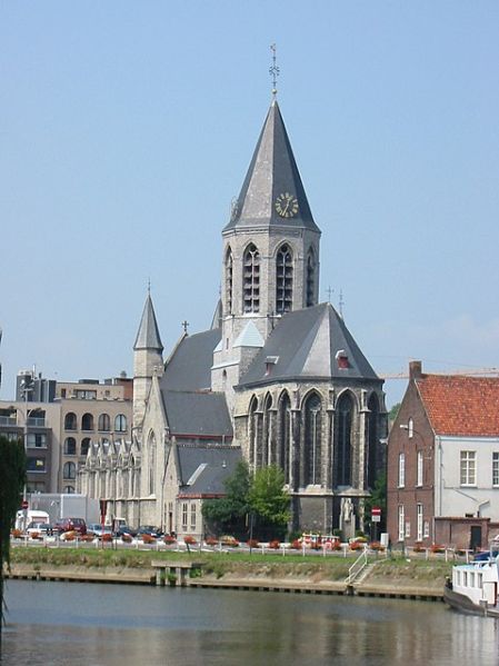 Bestand:OLVkerkDeinze.jpg